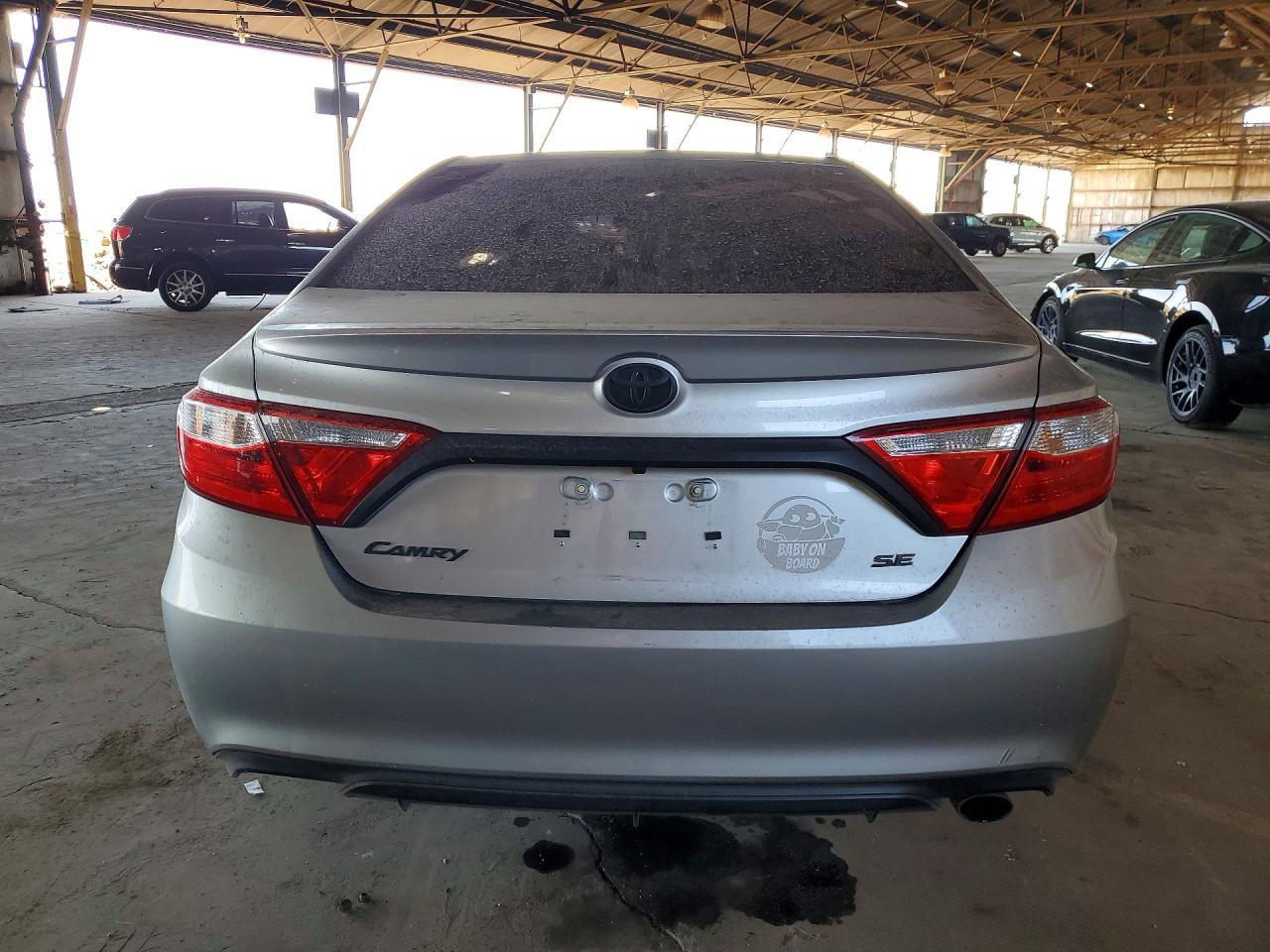 2016 Toyota Camry Se - Image 6