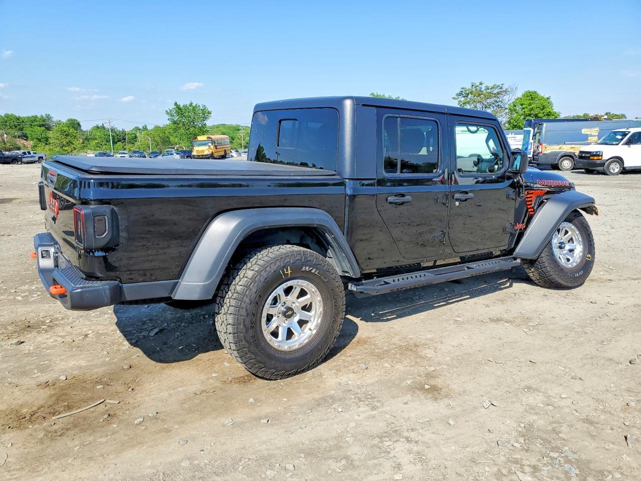 2021 Jeep Gladiator Mojave - Image 3
