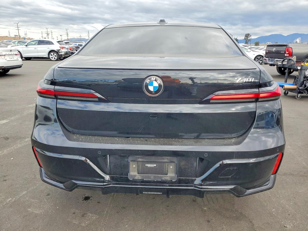 2023 BMW 740 I - Фото 6