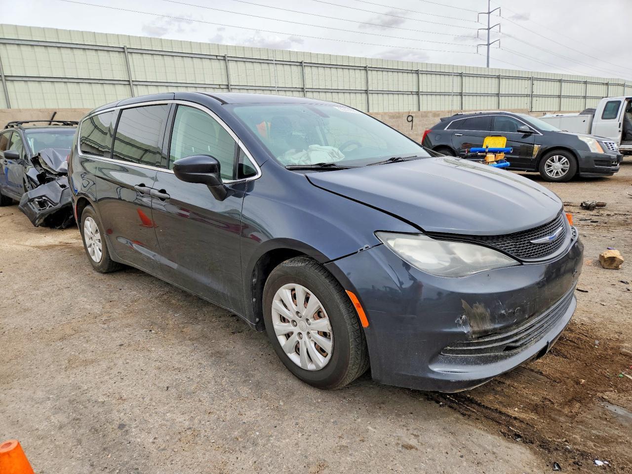 2019 Chrysler Pacifica L - Фото 4