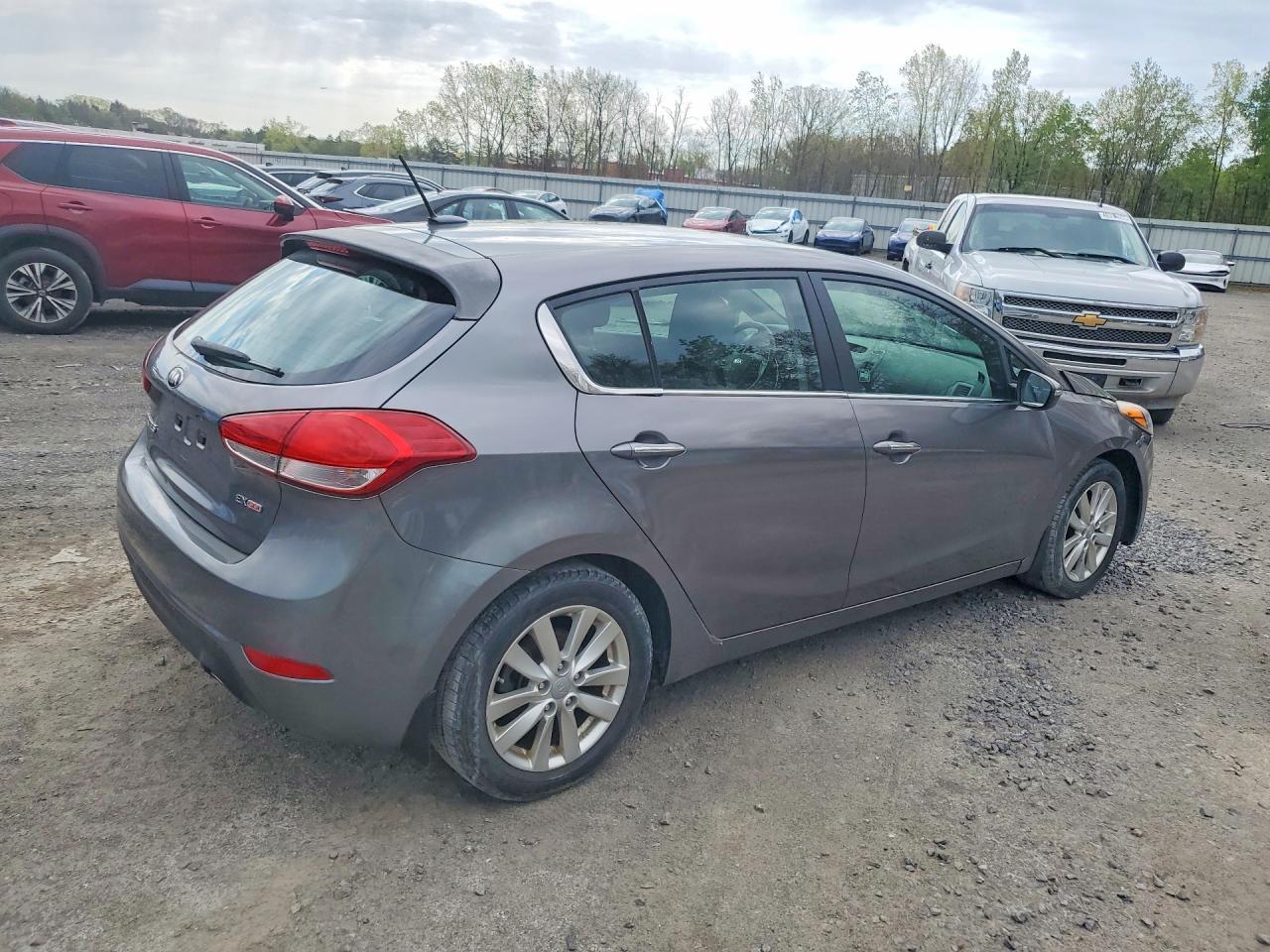 2015 Kia Forte - Image 3