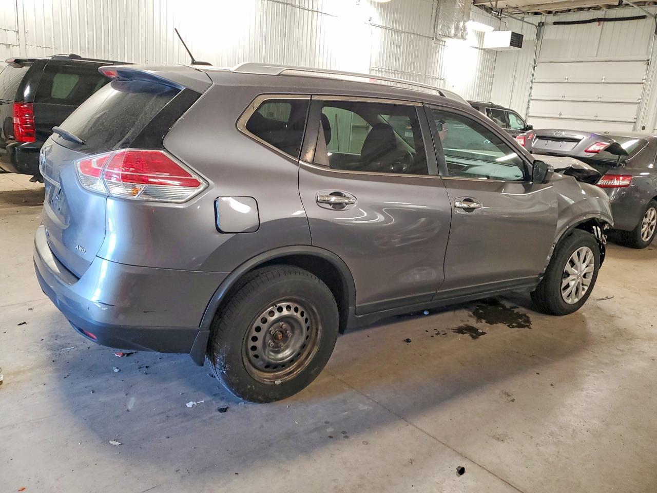 2016 Nissan Rogue S - Фото 3