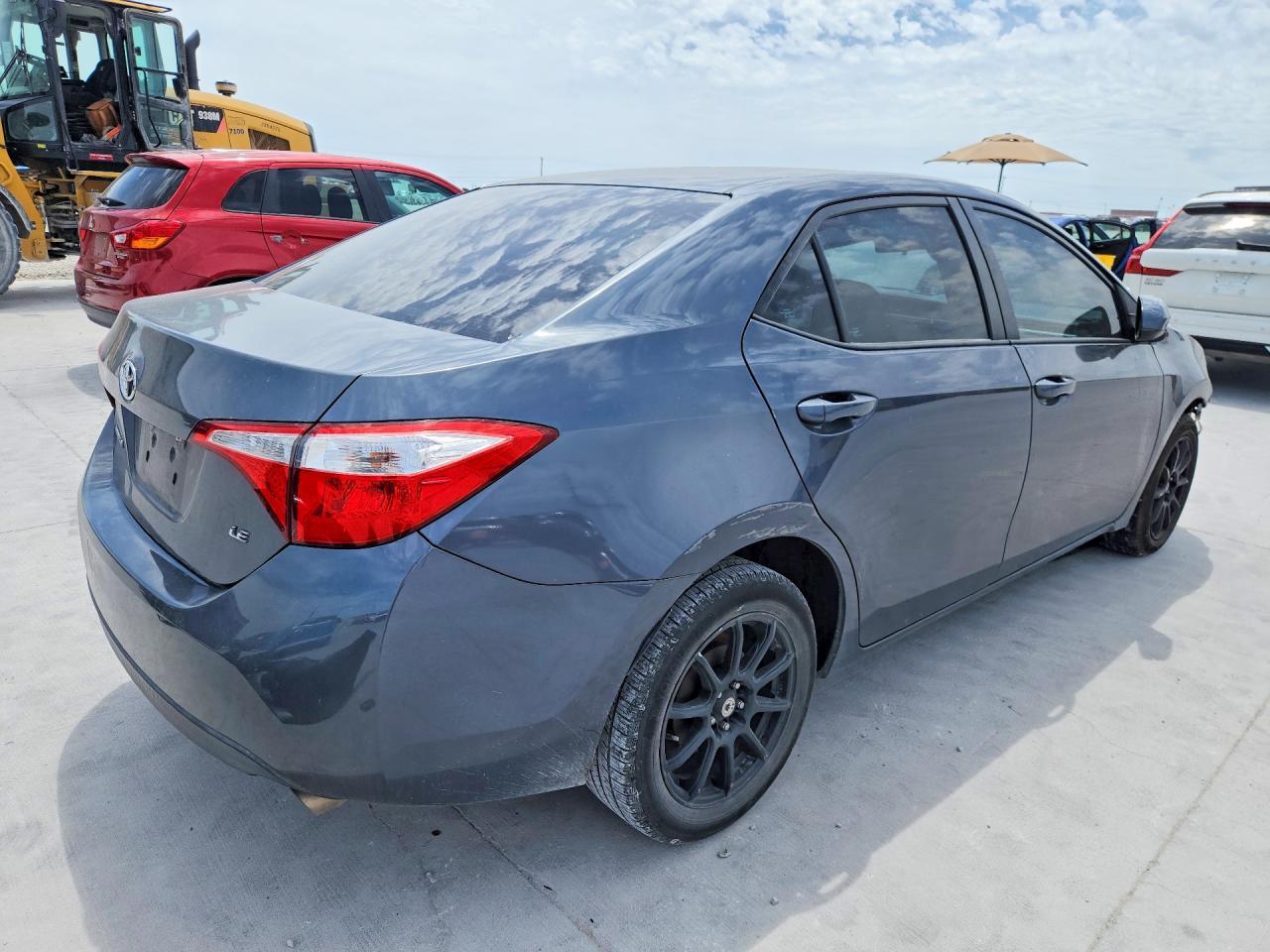 2015 Toyota Corolla Le - Фото 3
