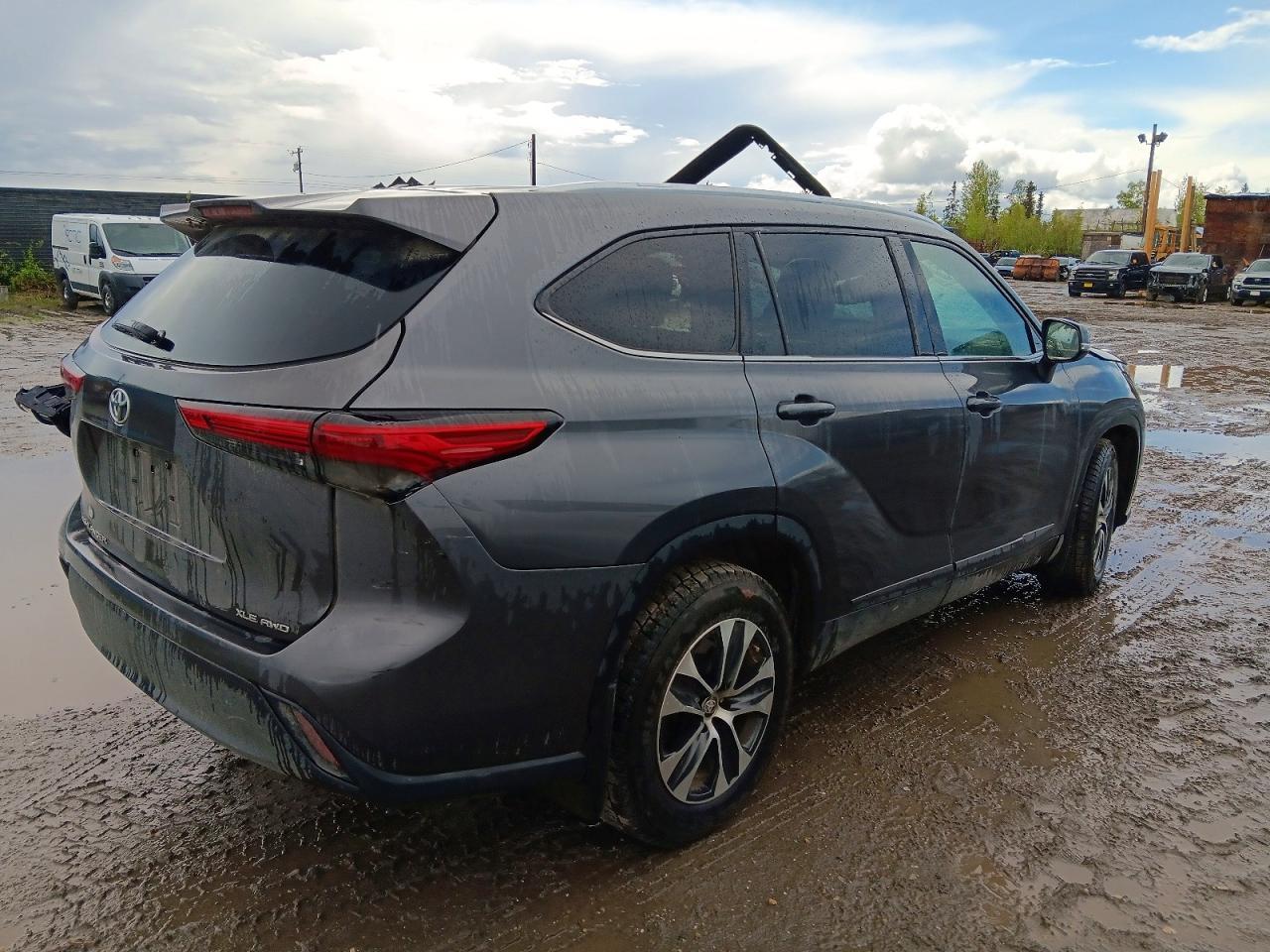 2021 Toyota Highlander Xle - Фото 3