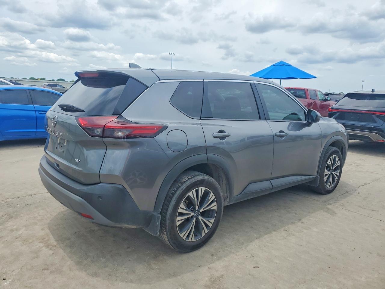 2023 Nissan Rogue Sv - Image 3