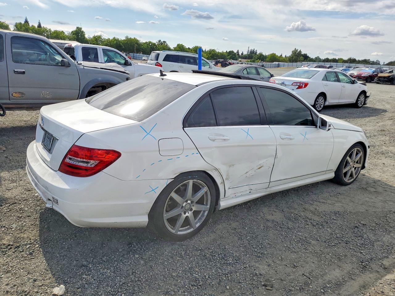 2014 Mercedes-Benz C 250 - Фото 3