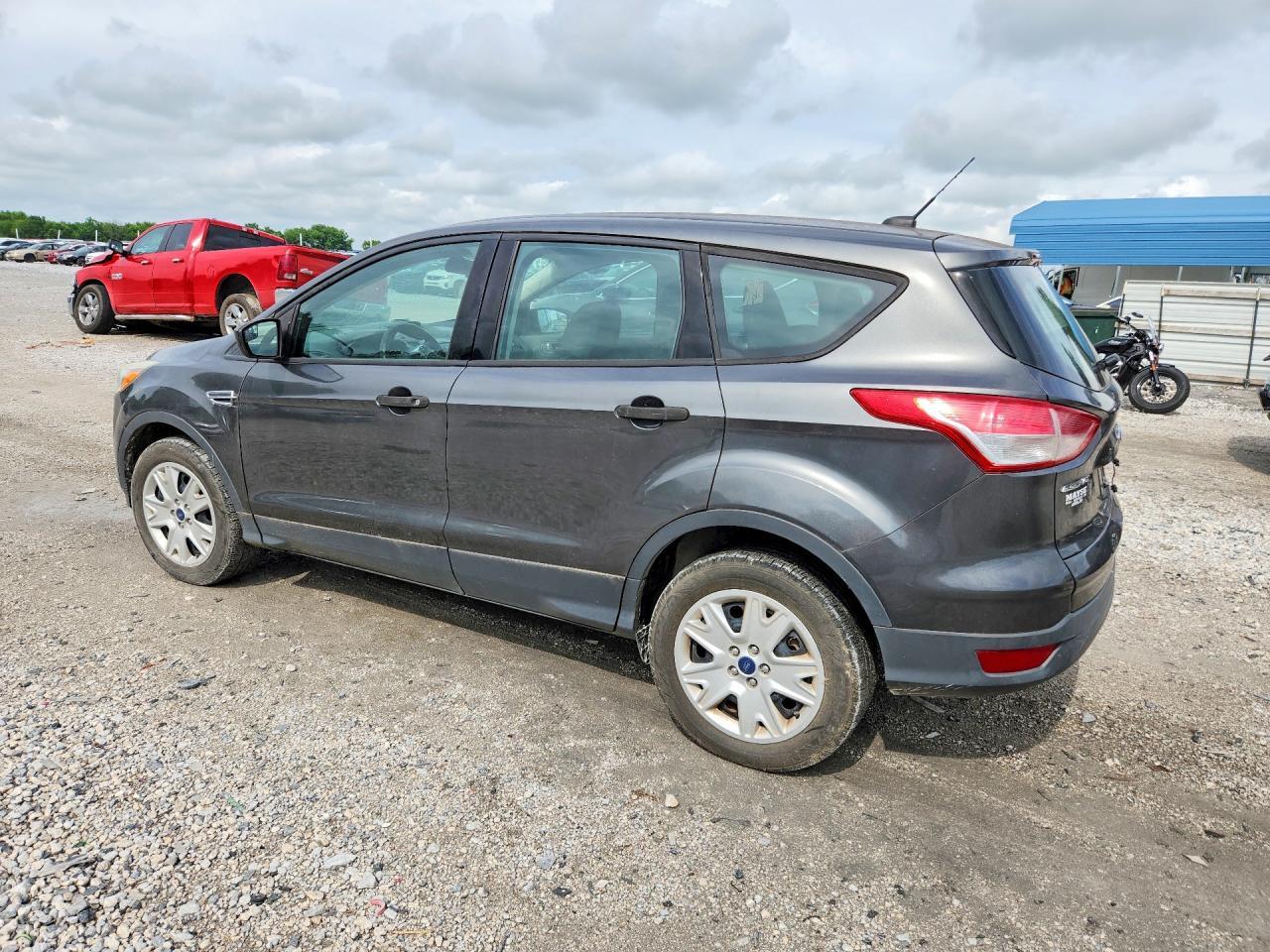2015 Ford Escape S - Фото 2