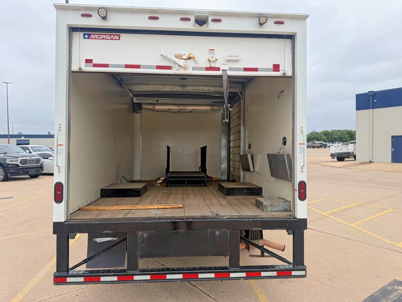 2020 Chevrolet Express G3500 - Фото 6