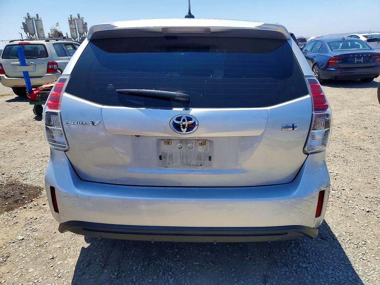 2017 Toyota Prius V Three - Image 6