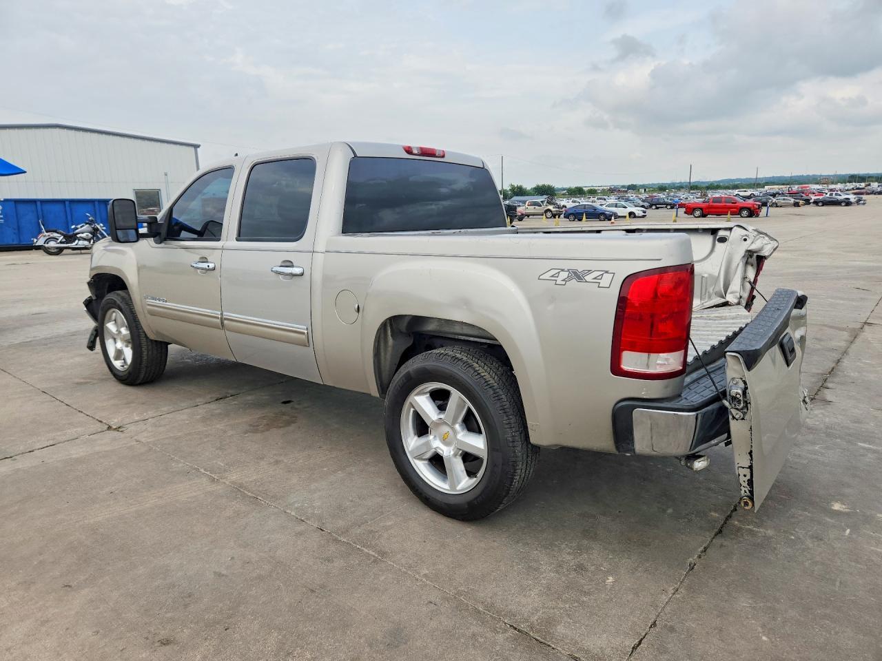 2008 GMC Sierra K1500 - Фото 2