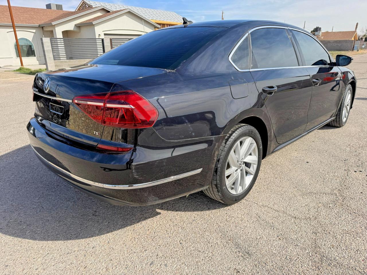 2018 Volkswagen Passat Se - Image 4