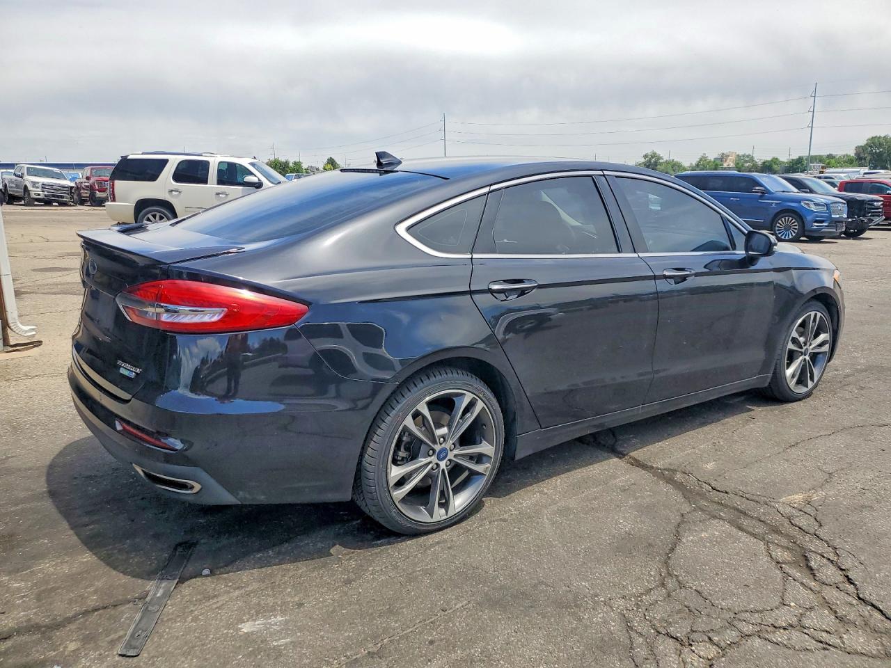 2019 Ford Fusion Titanium - Image 3
