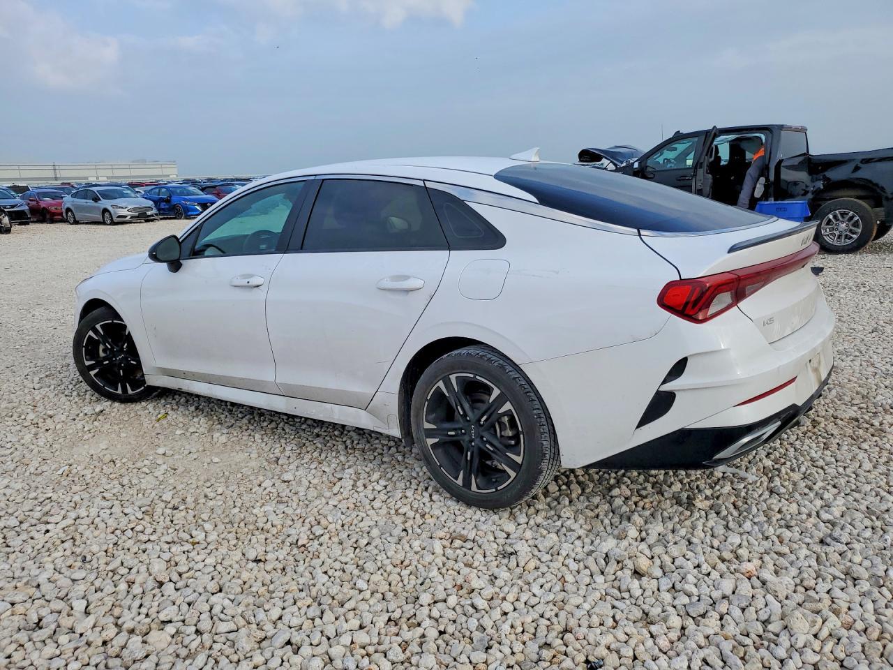 2023 Kia K5 Gt Line - Image 2