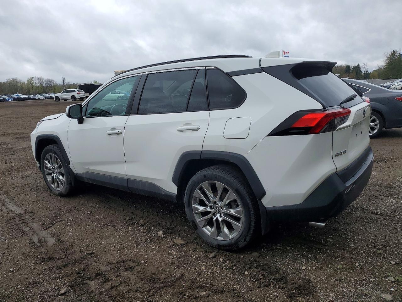 2020 Toyota Rav4 Xle - Image 2