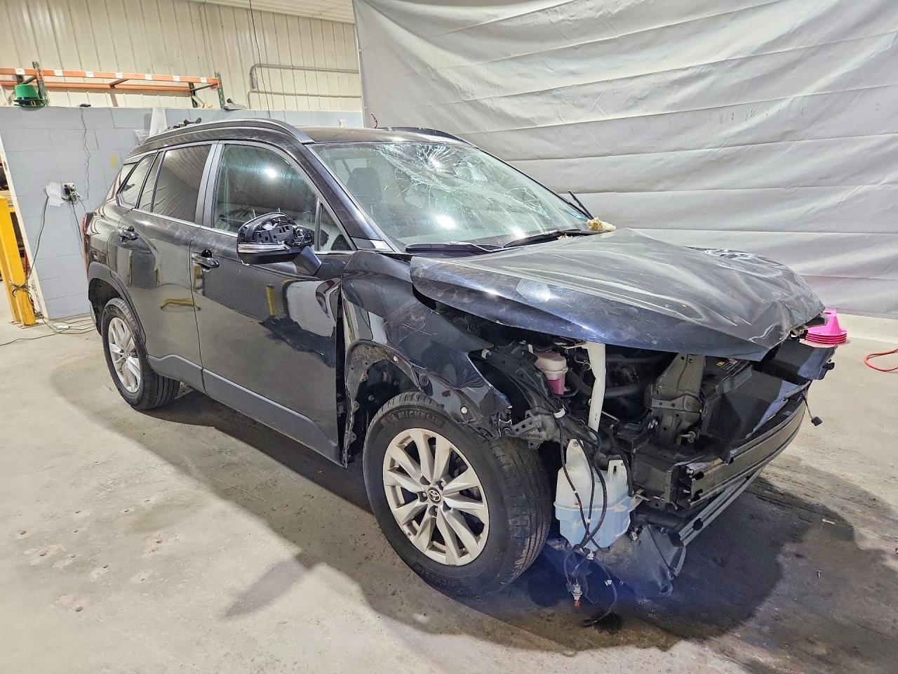 2024 Toyota Corolla Cross Le - Image 4