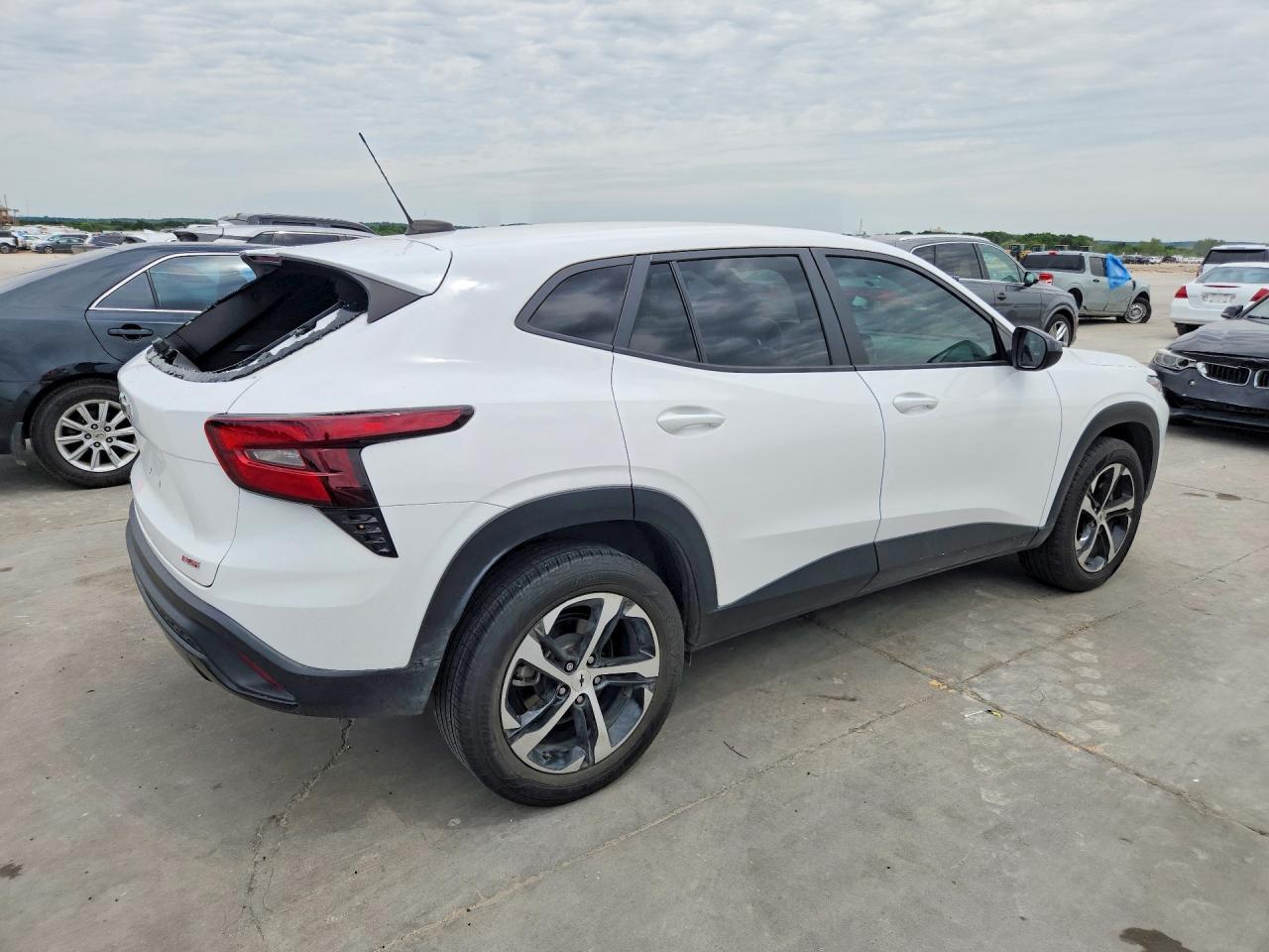 2024 Chevrolet Trax 1Rs - Image 3