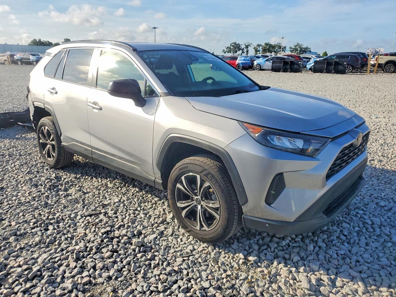 2021 Toyota Rav4 Le - Image 4