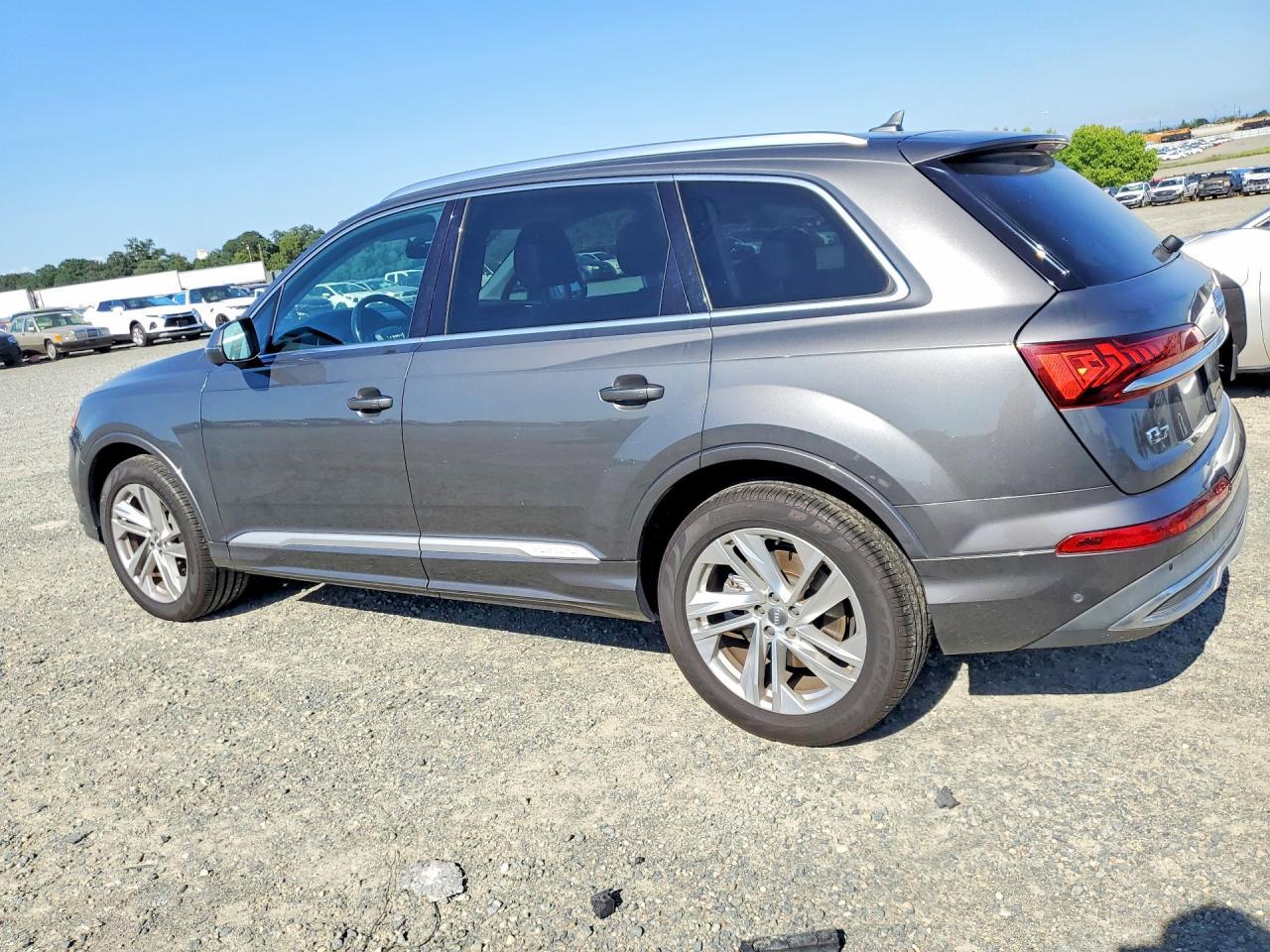 2020 Audi Q7 Premium Plus - Фото 2