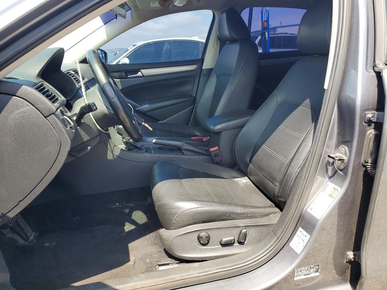 2014 Volkswagen Passat S - Фото 7