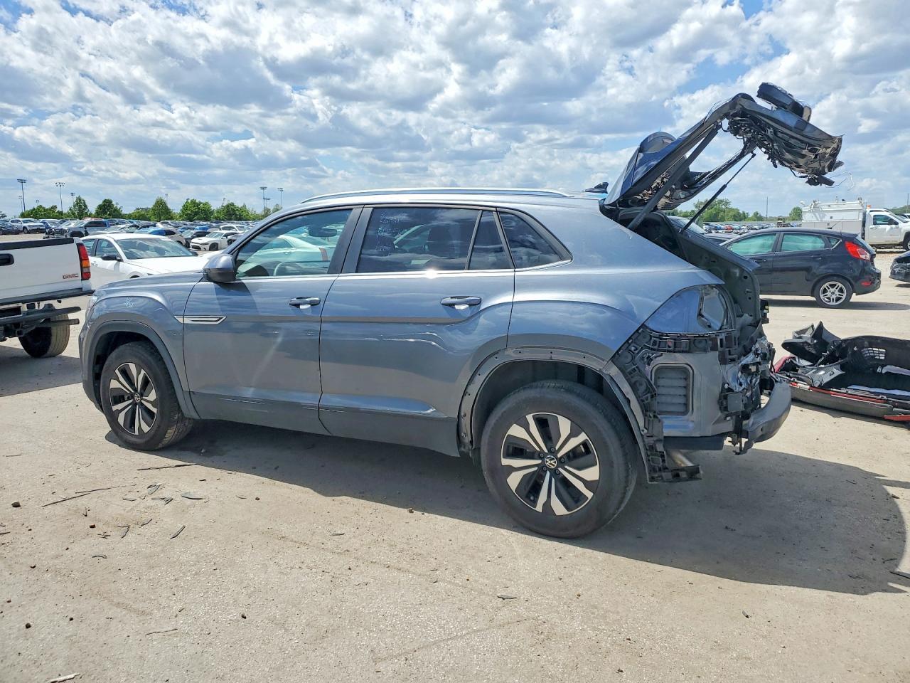2024 Volkswagen Atlas Cross Sport Se - Image 2
