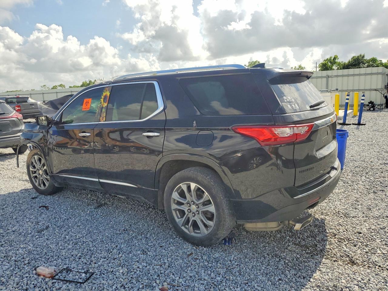 2018 Chevrolet Traverse Premier - Фото 2