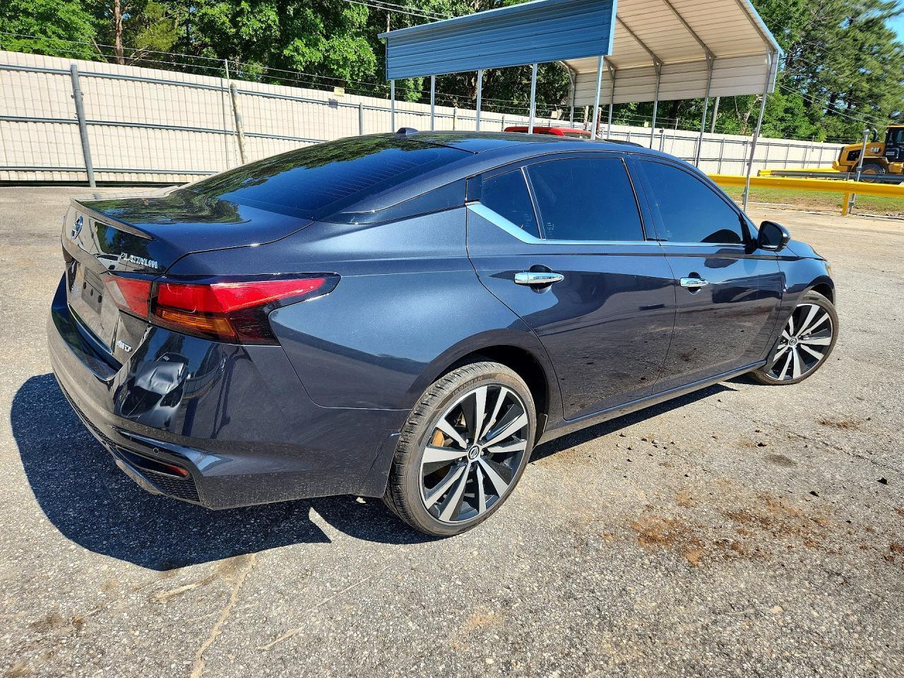 2019 Nissan Altima Platinum - Фото 3