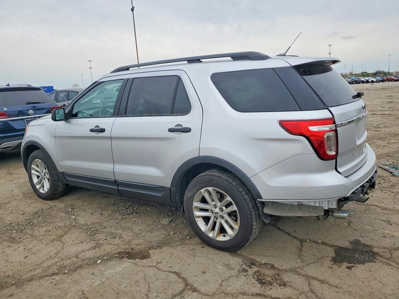 2015 Ford Explorer - Image 2