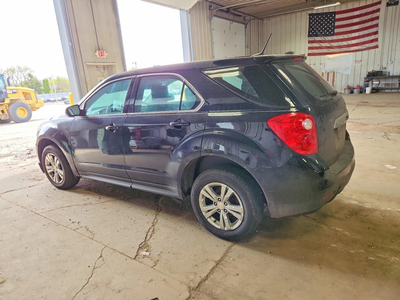2014 Chevrolet Equinox Ls - Image 2