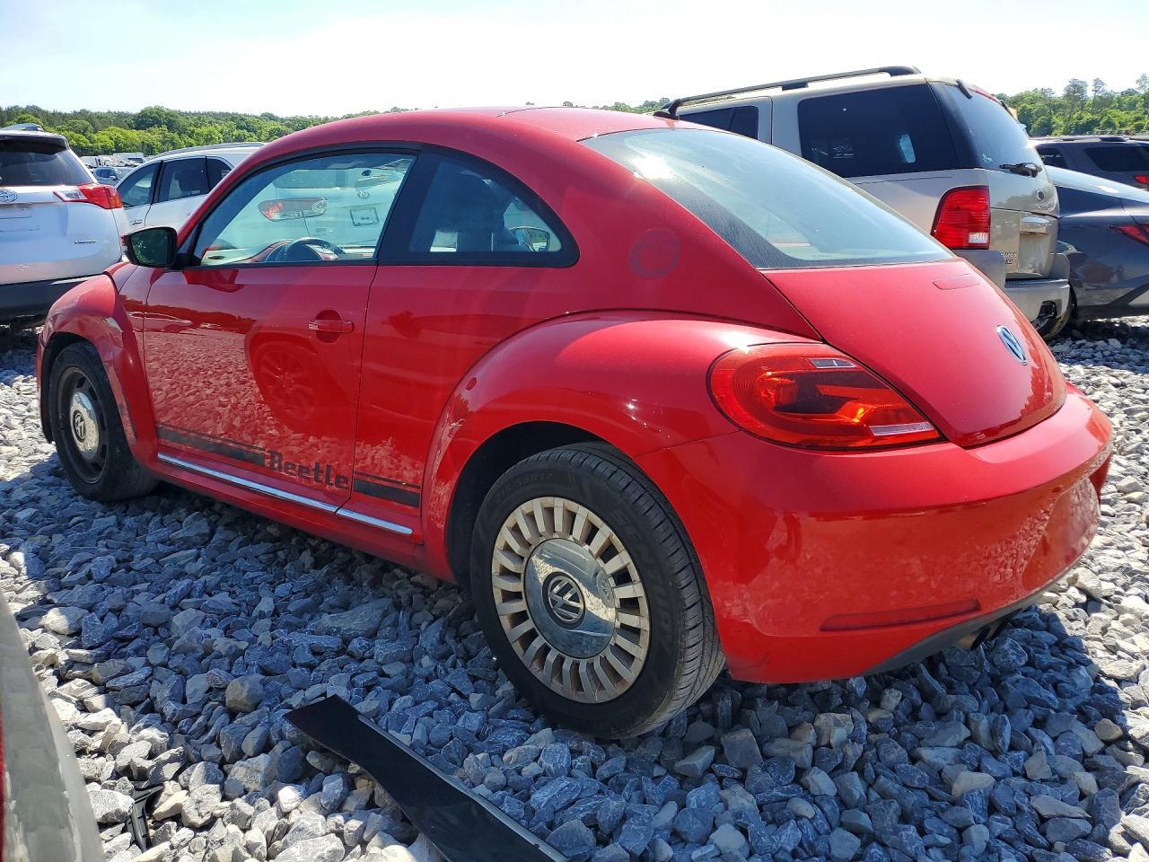 2013 Volkswagen Beetle - Фото 2