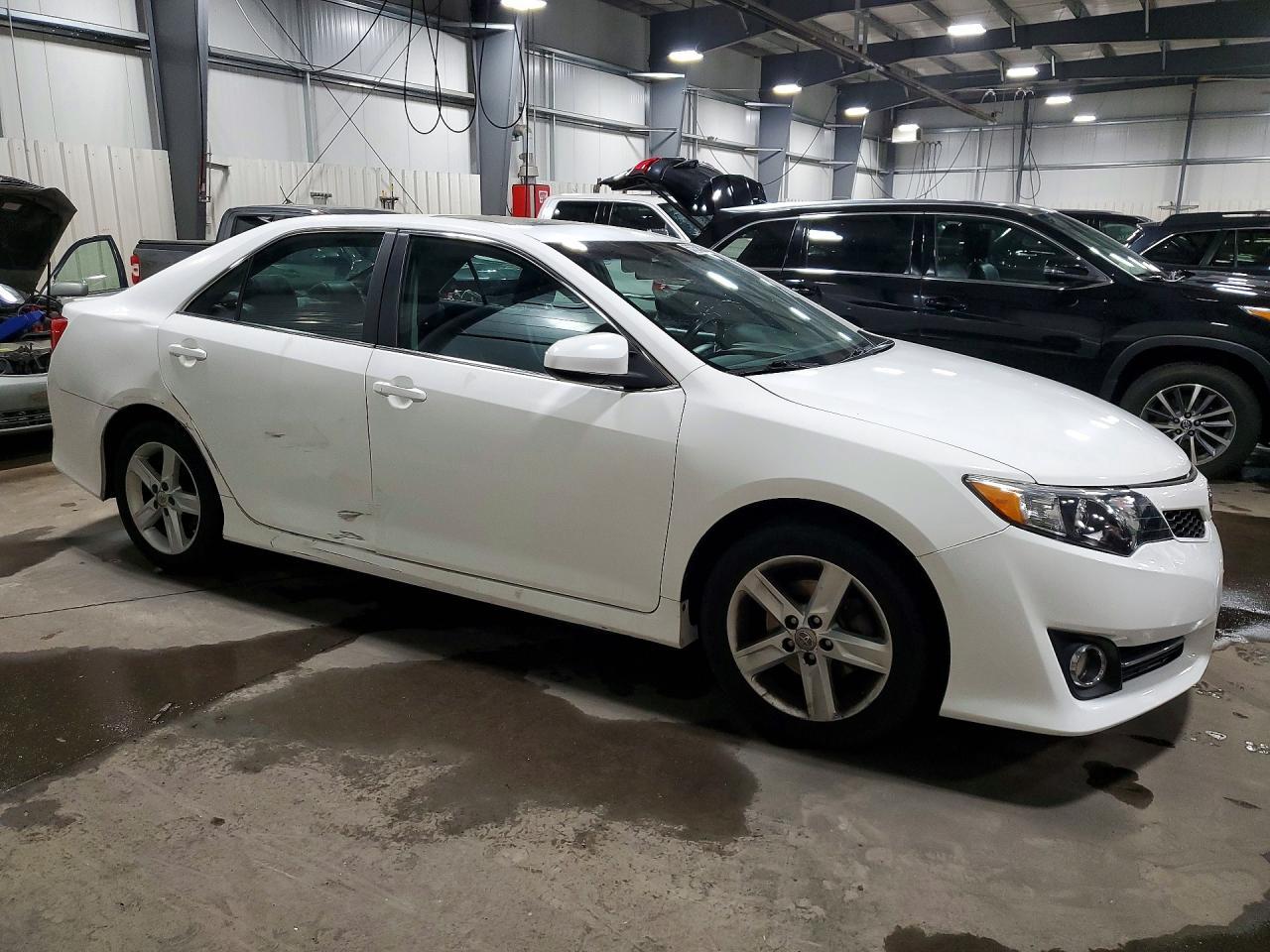 2012 Toyota Camry Se - Image 4
