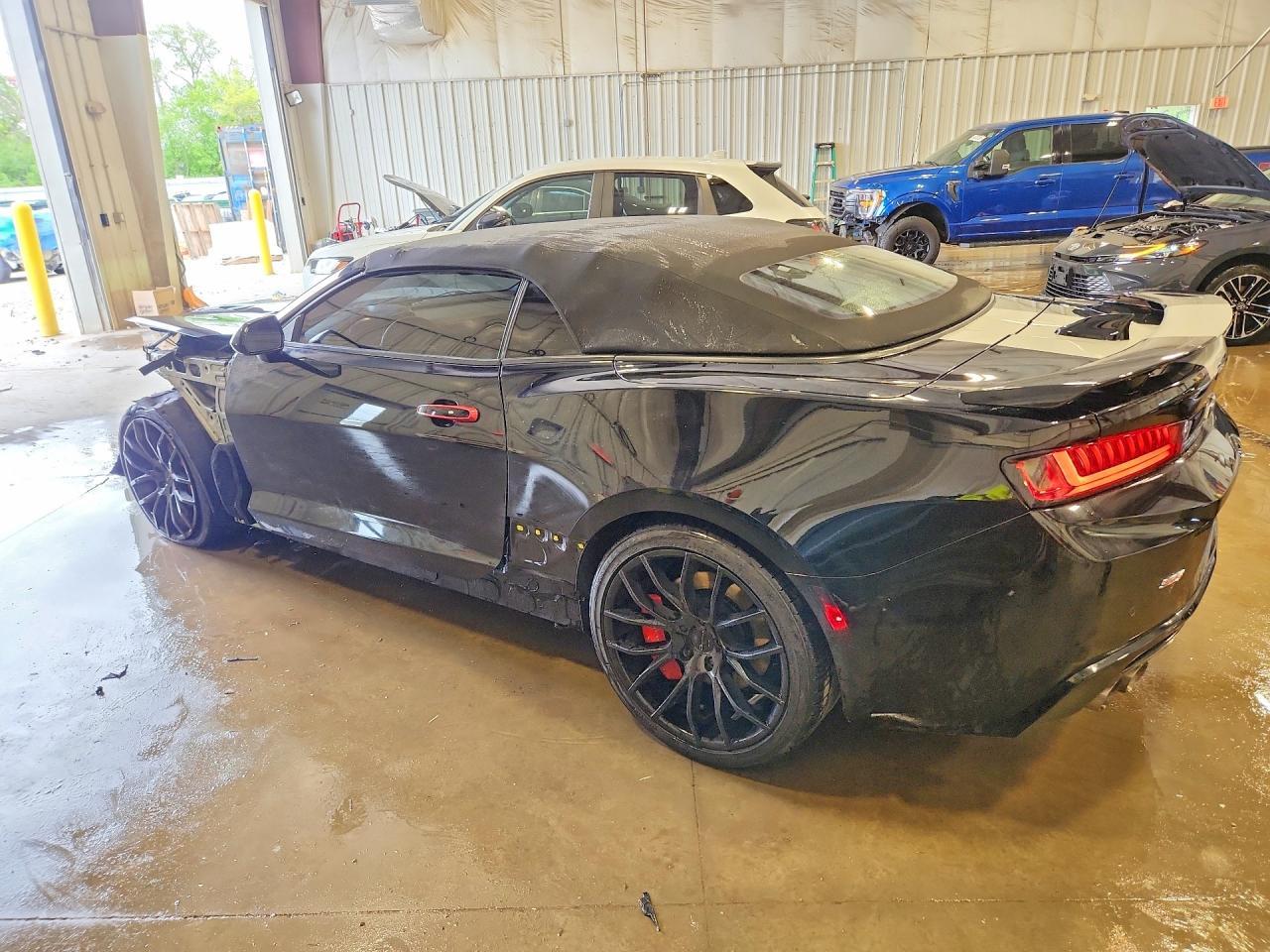 2017 Chevrolet Camaro Ss - Image 2