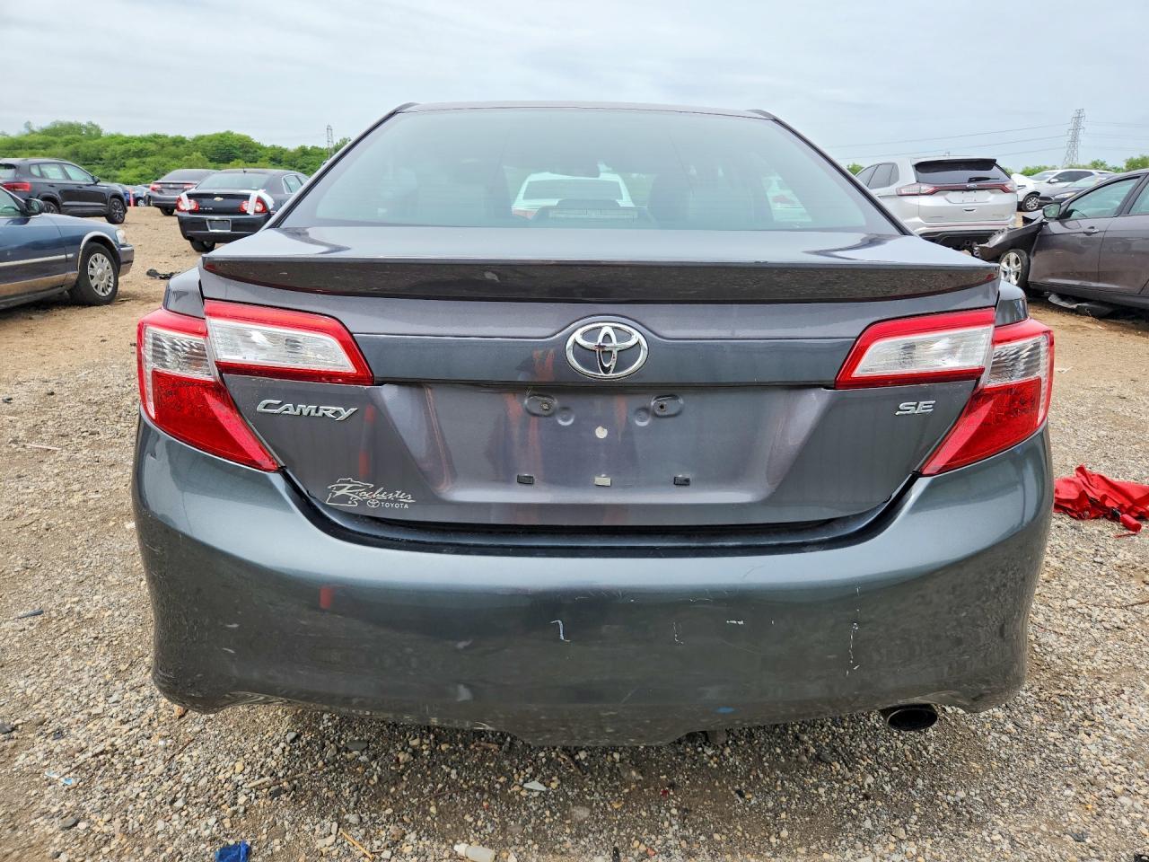 2014 Toyota Camry Se - Image 6
