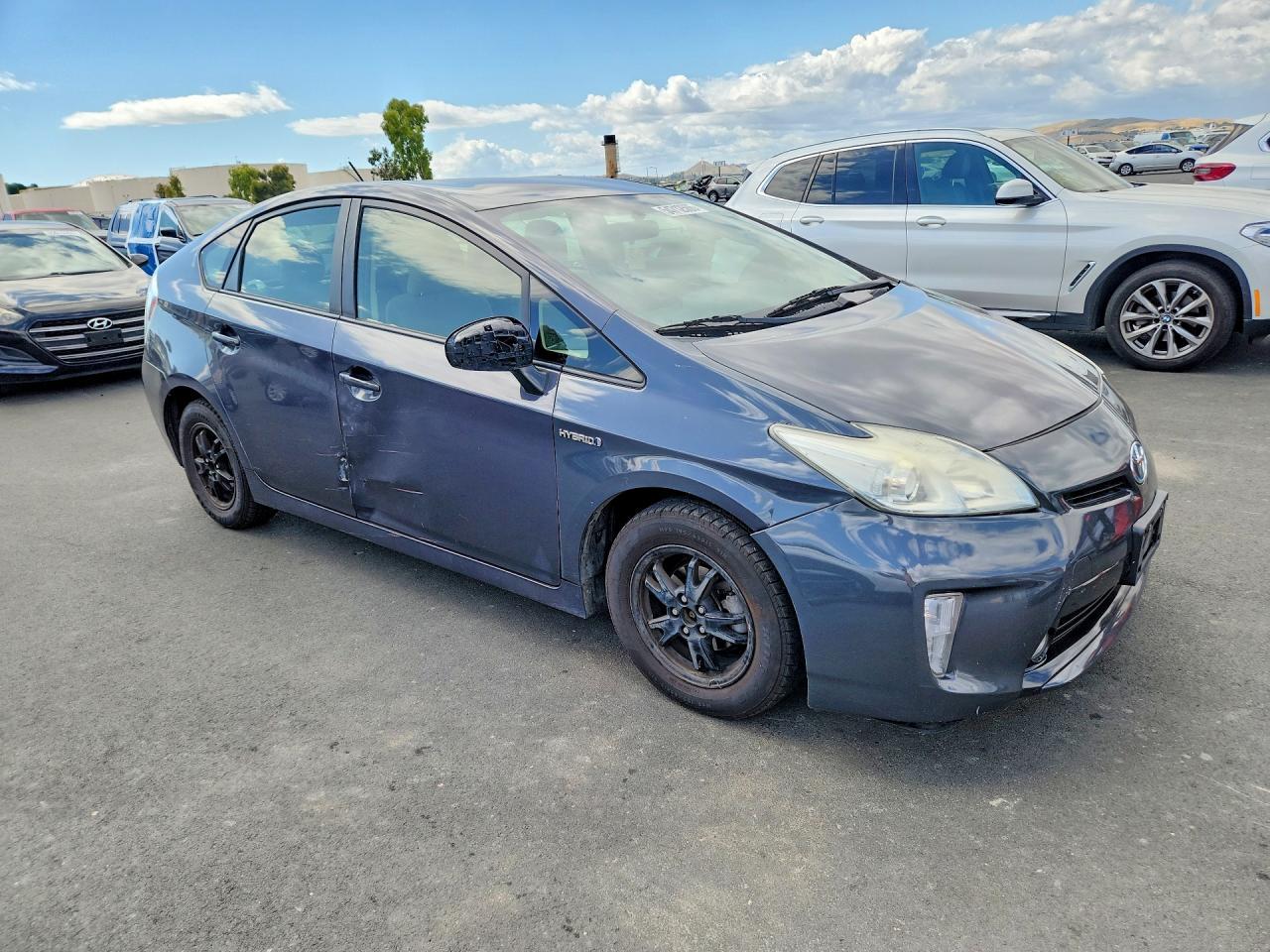 2012 Toyota Prius Two - Image 4