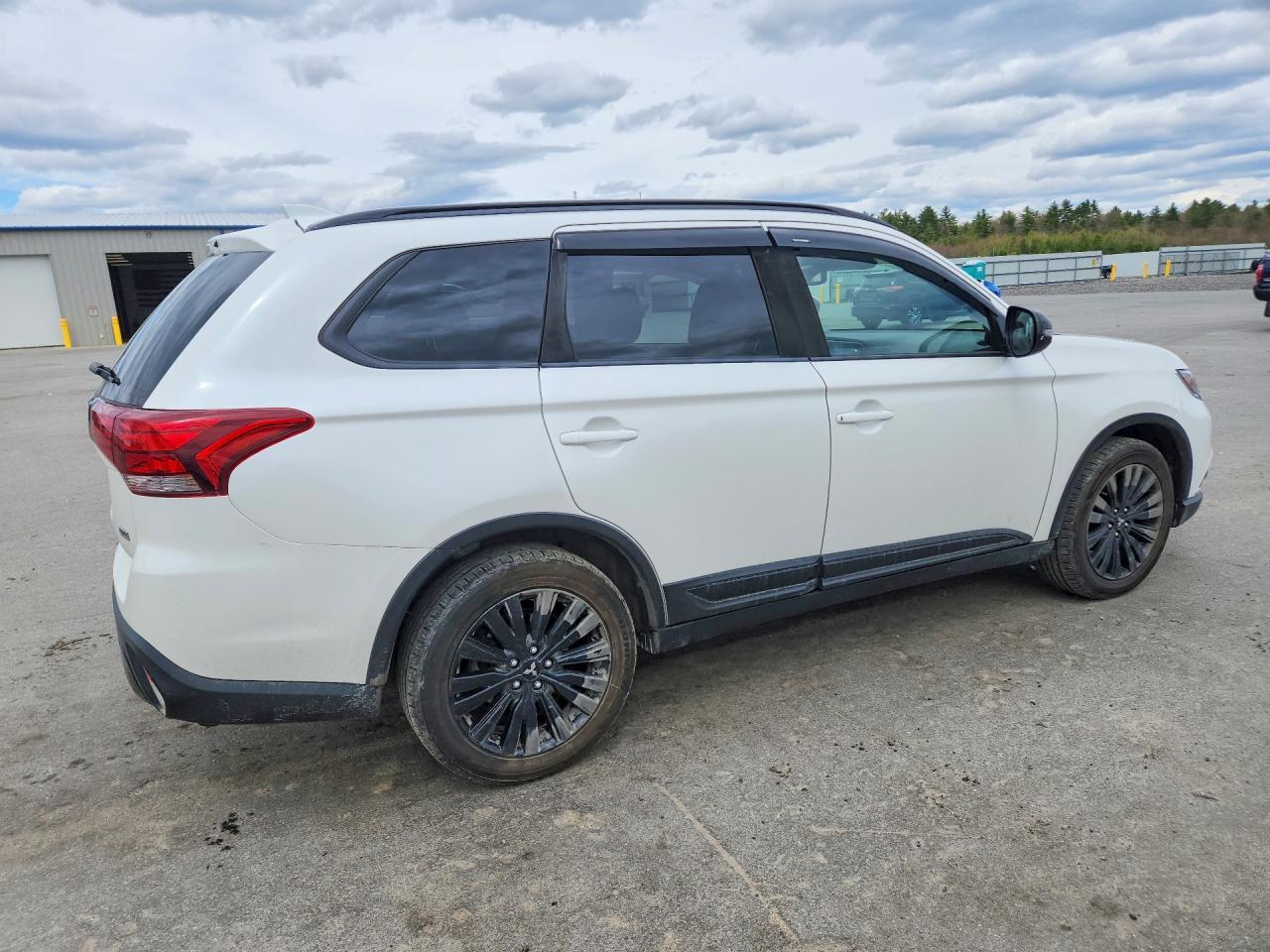 2020 Mitsubishi Outlander Se - Фото 3
