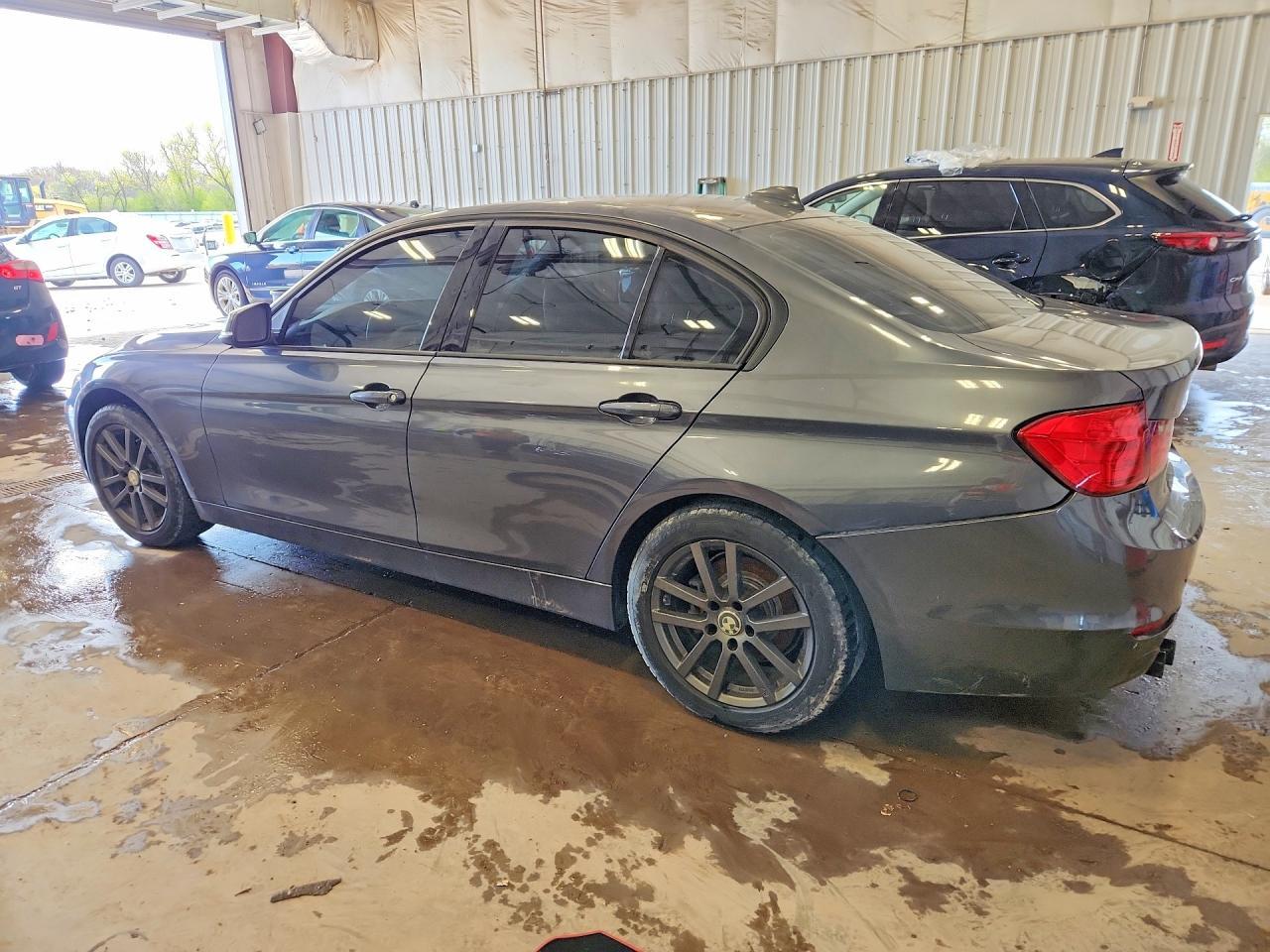 2012 BMW 328 I - Фото 2