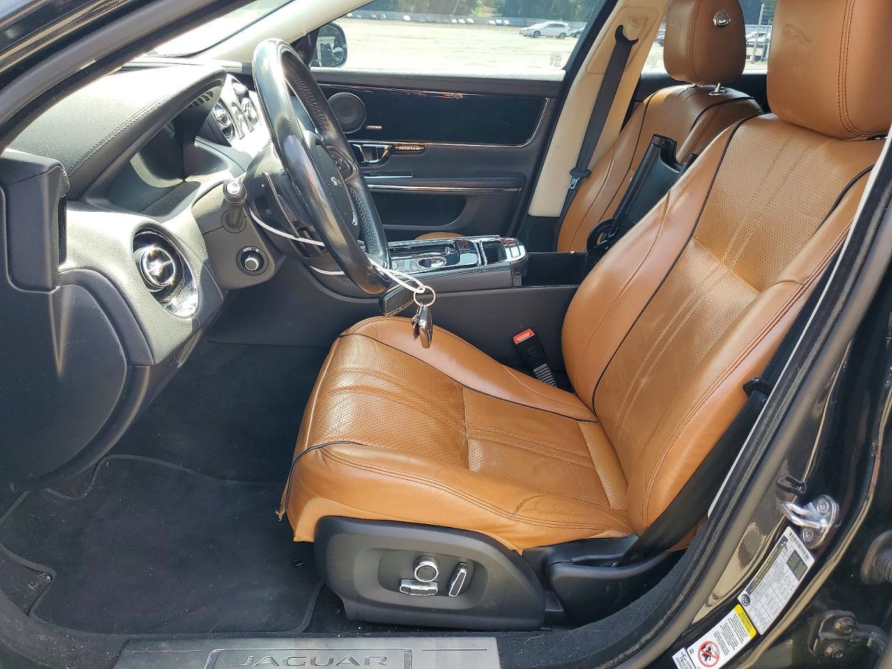 2016 Jaguar Xj - Image 7