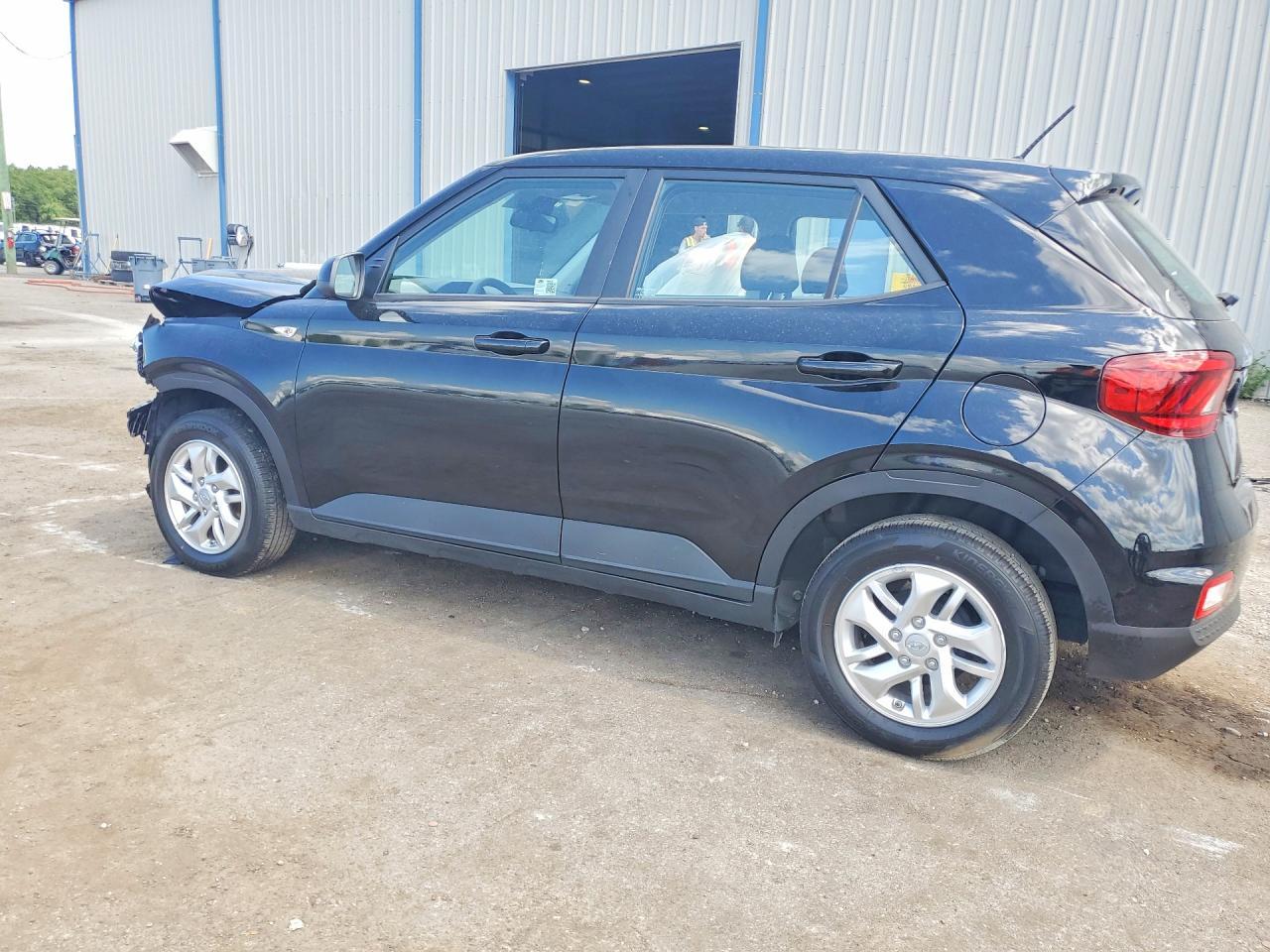 2024 Hyundai Venue Se - Image 2