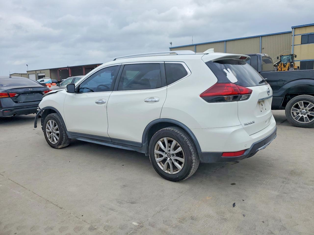 2020 Nissan Rogue Sv - Фото 2