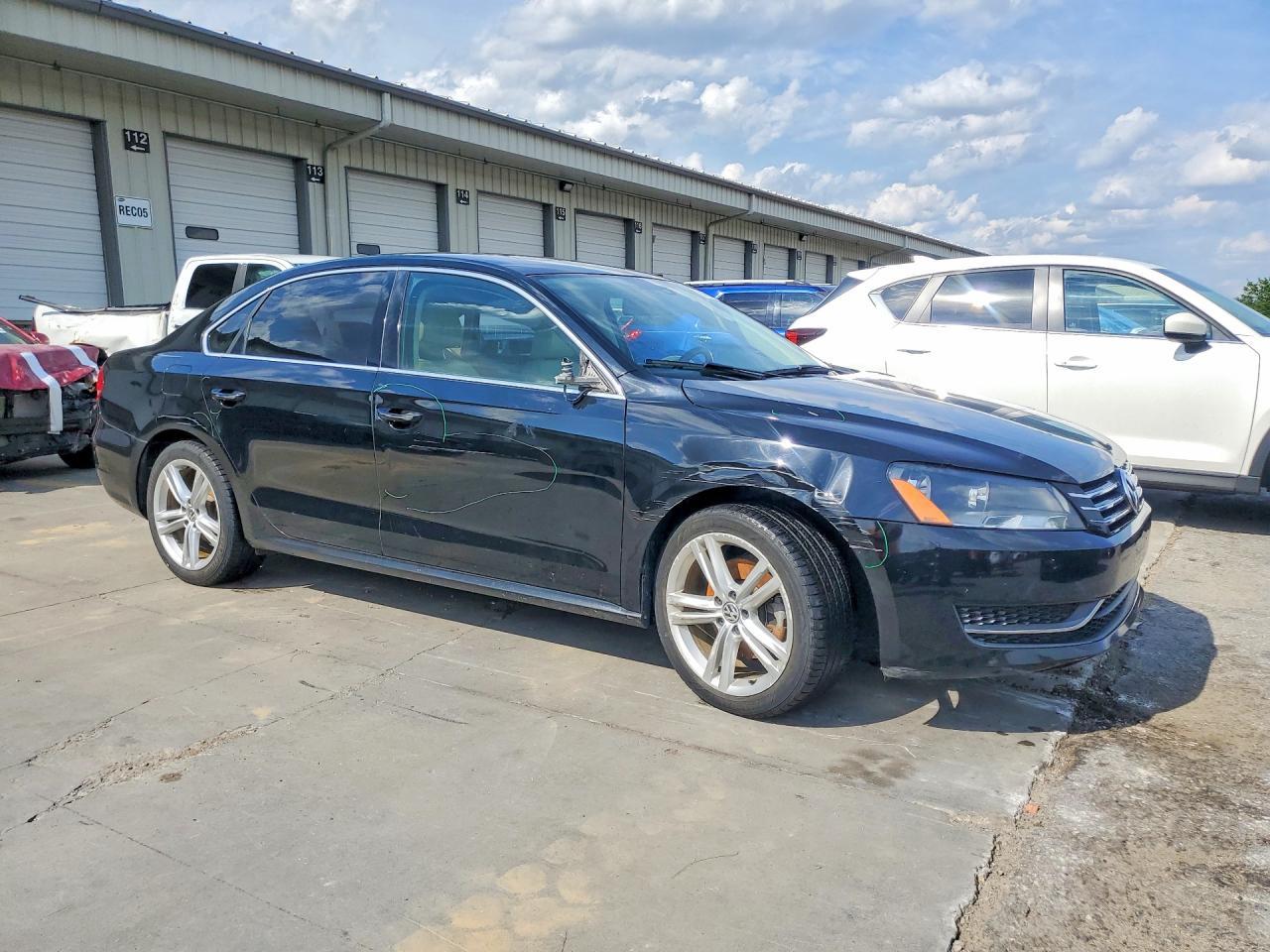 2015 Volkswagen Passat - Image 4