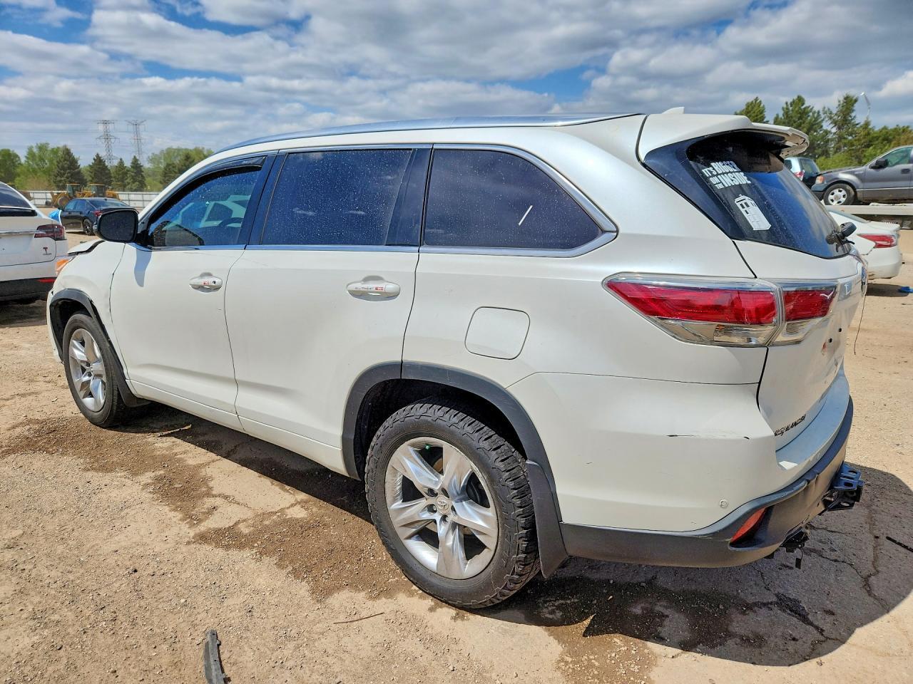 2015 Toyota Highlander Hybrid Limited Platinum - Image 2