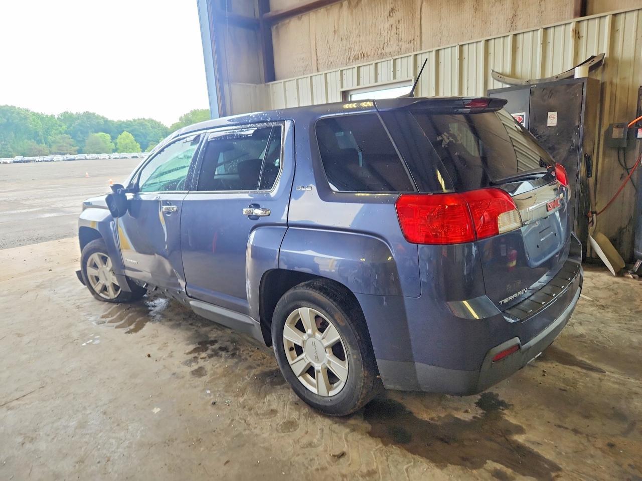 2013 GMC Terrain Sle - Image 2
