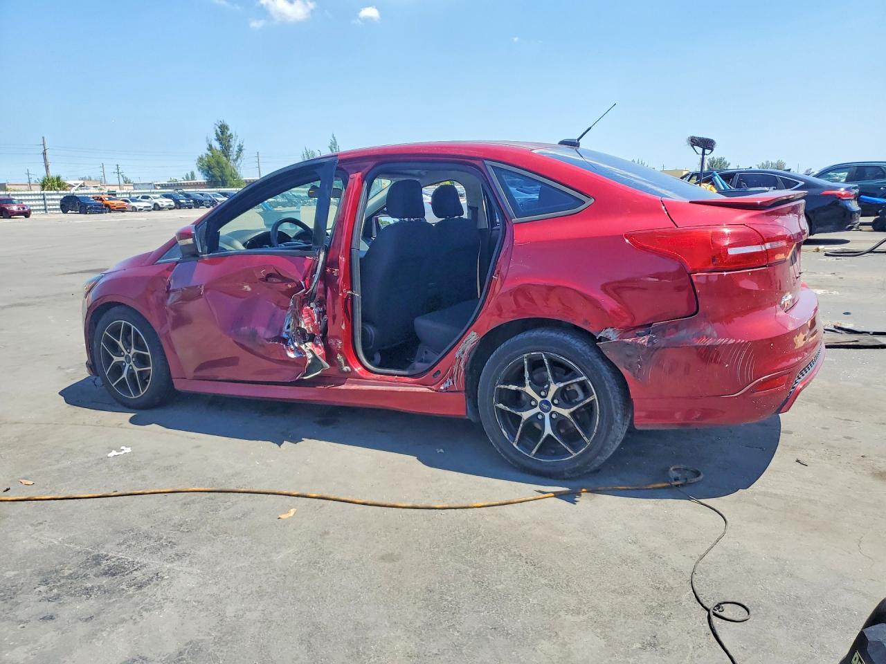 2016 Ford Focus Se - Image 2