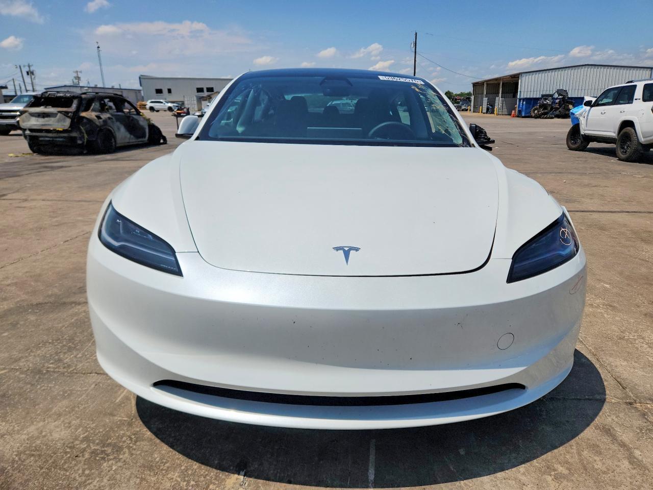 2025 Tesla Model 3 - Image 5