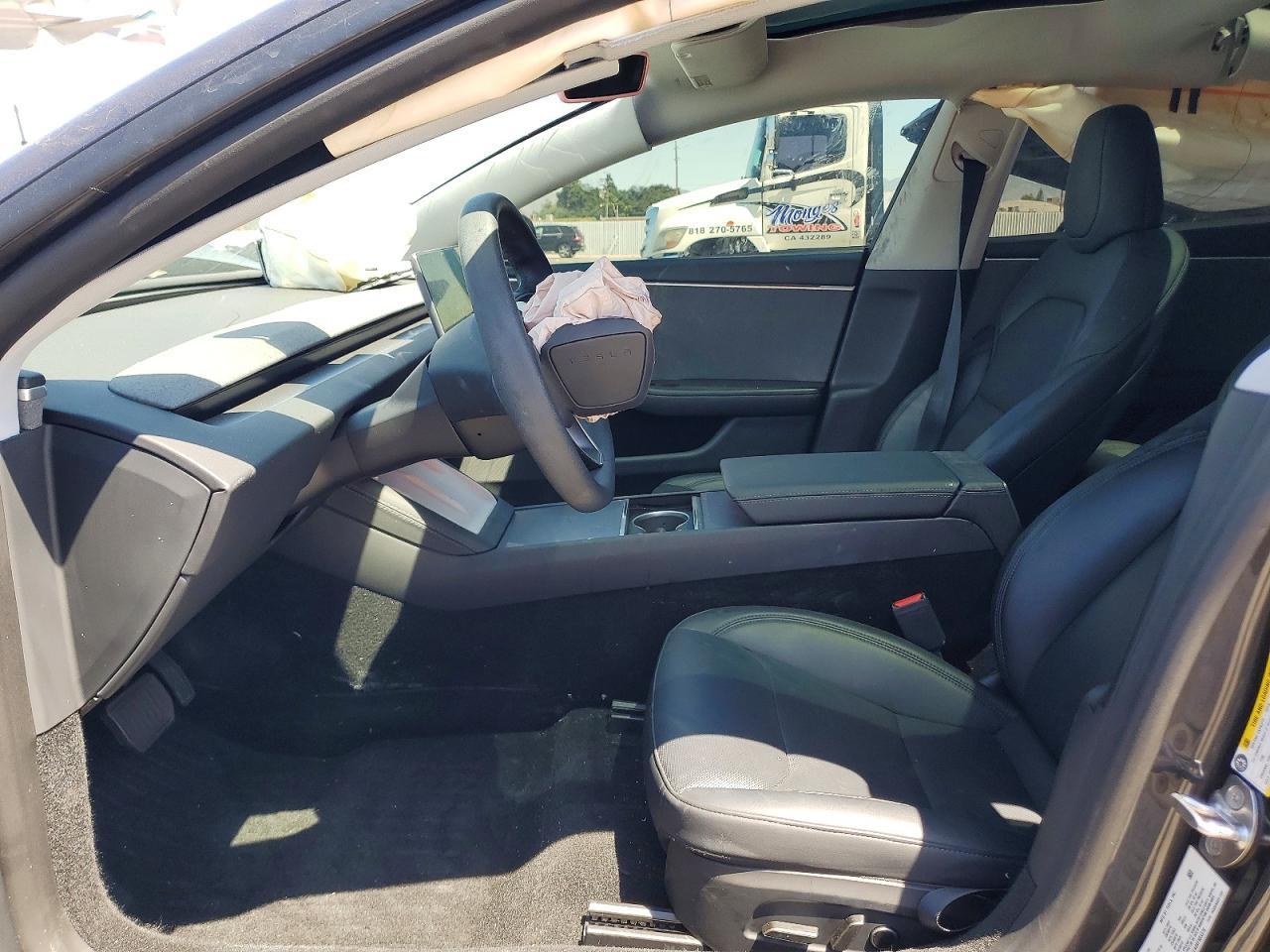 2025 Tesla Model 3 - Фото 7