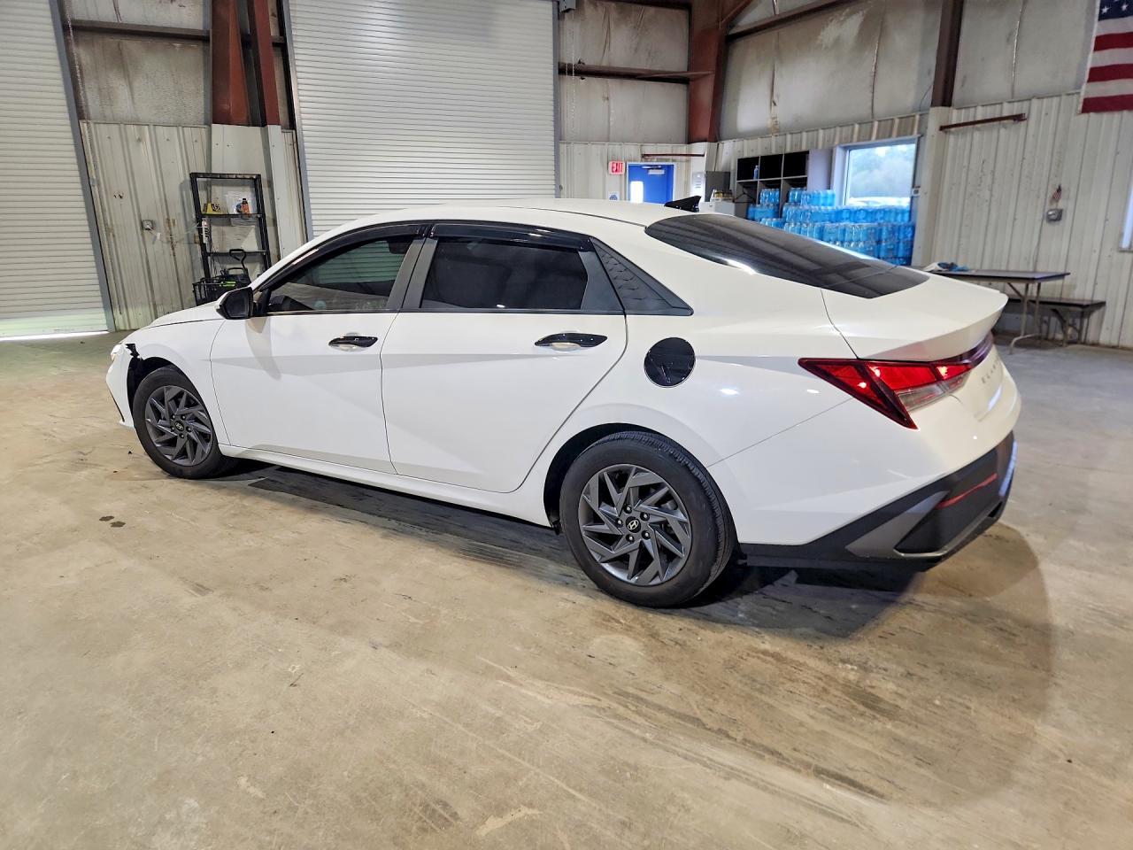 2024 Hyundai Elantra Sel - Image 2