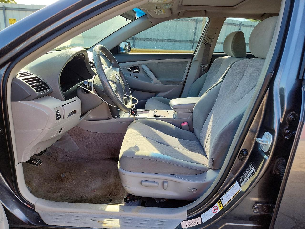 2010 Toyota Camry Le - Фото 7