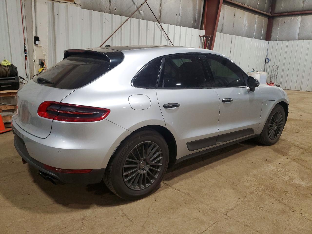 2015 Porsche Macan S - Image 3