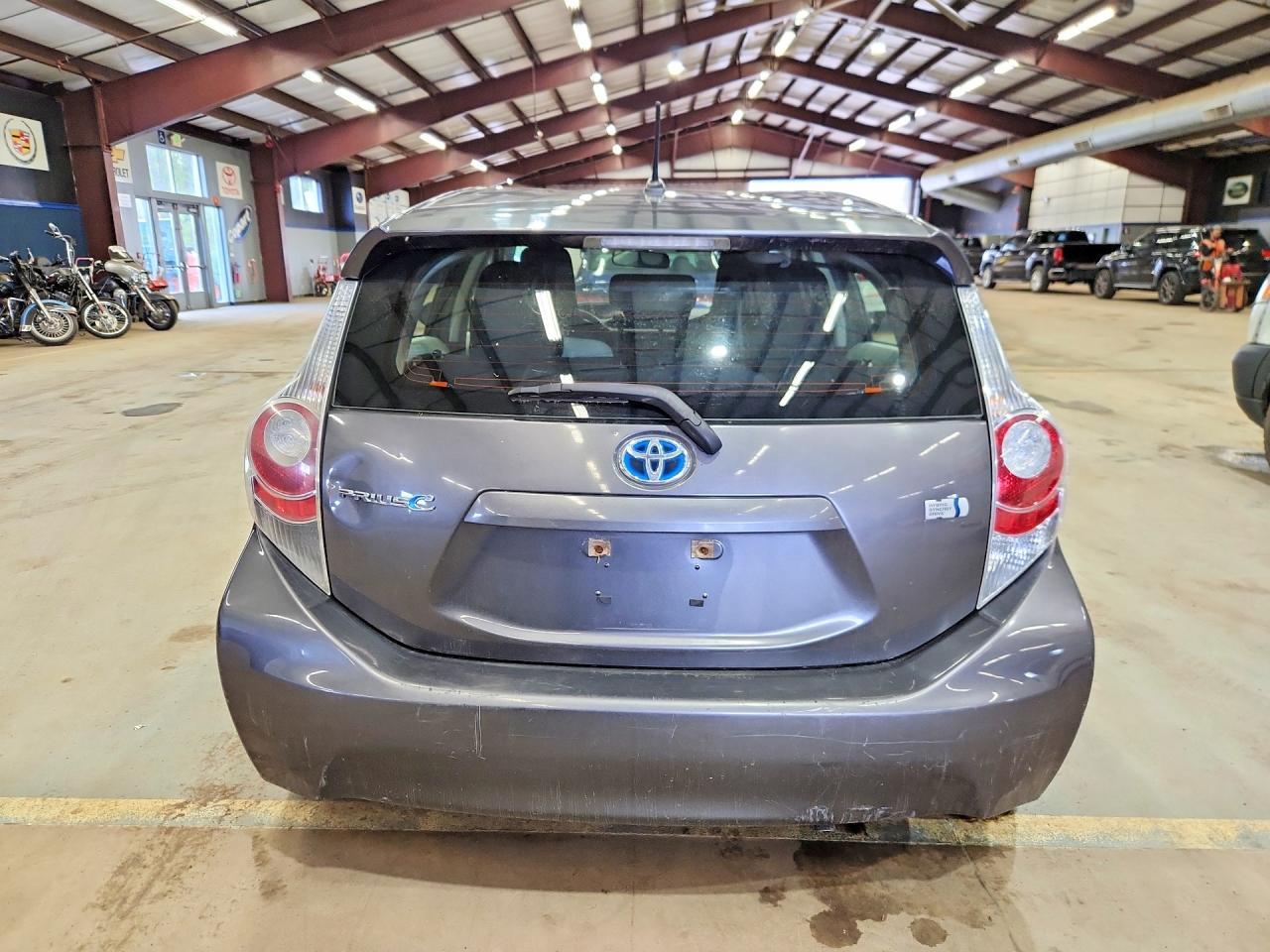 2013 Toyota Prius C One - Image 6