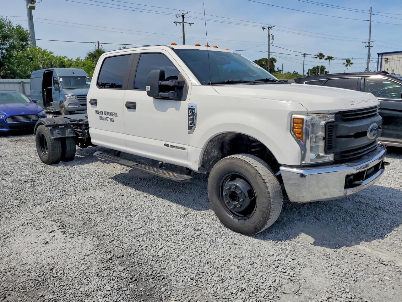 2019 Ford F350 Super Duty - Фото 4