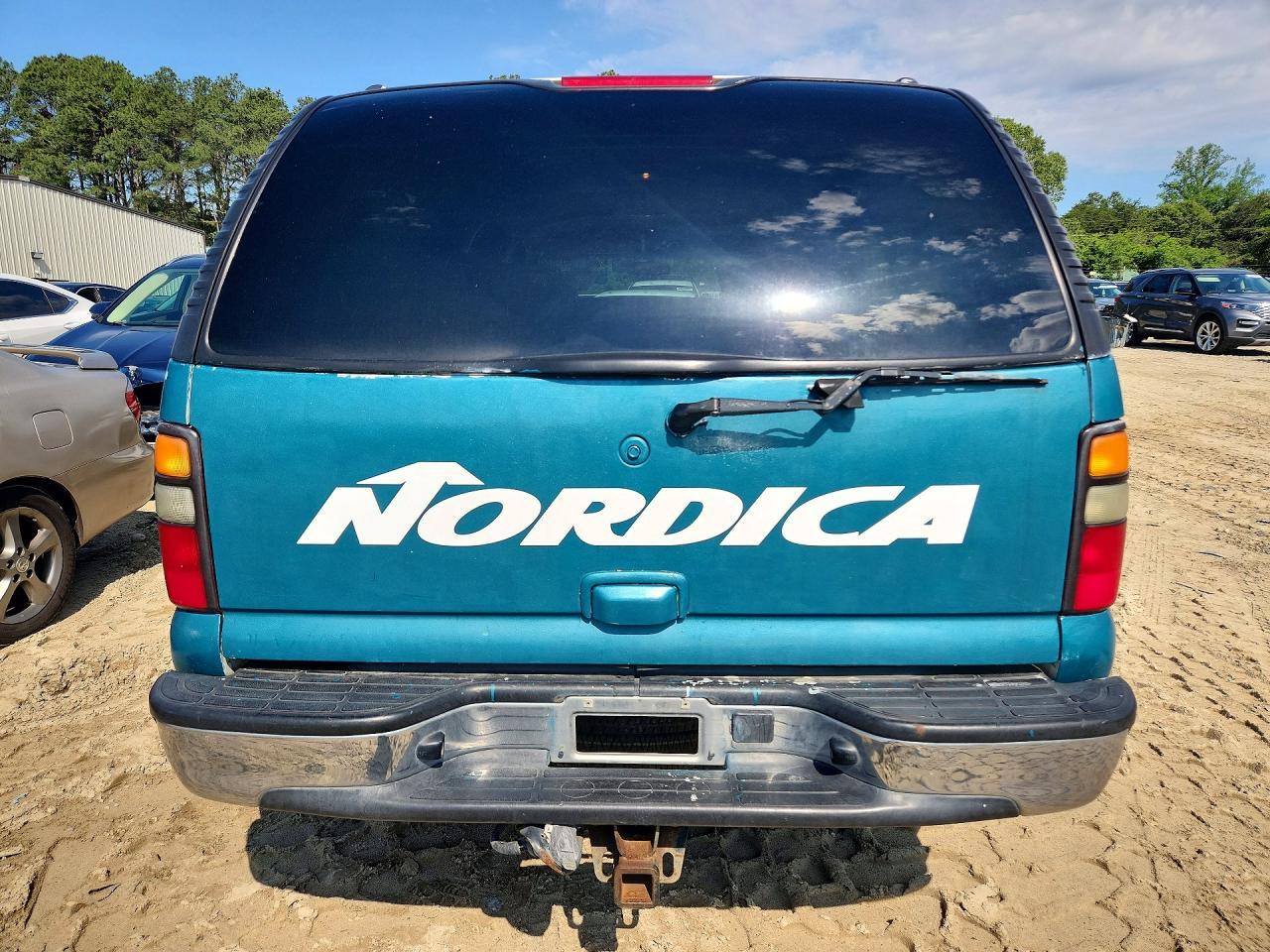 2004 Chevrolet Suburban C1500 - Image 6